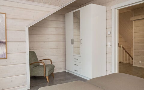 Villa Puronotko: Møbel, Stol, Udendørs Møbler, Bord, Træ, Udendørs Bord, Køkken & Spisebord, Skygge, Have, Paraply