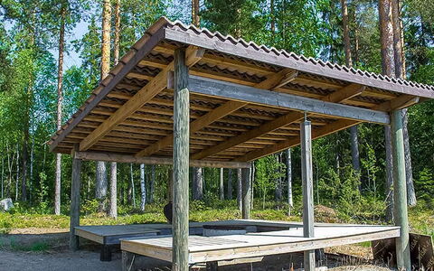 Villa Mari: Træ, Gulvbelægning, Etage, Møbel, Trægulve, Indretning, Køjeseng, Værelse, Bejdse, Hårdttræ