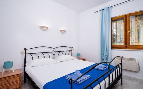 Mirador: Soveværelse, Seng, Møbel, Værelse, Ejendom, Sengetøj, Bed Frame, Bygning, Madras, Etage