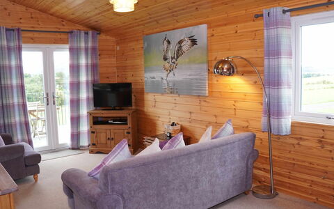 Osprey Lodge: Møbel, Vindue, Bygning, Cabinetry, Træ, Komfort, Indretning, Gulvbelægning, Etage, Billedramme