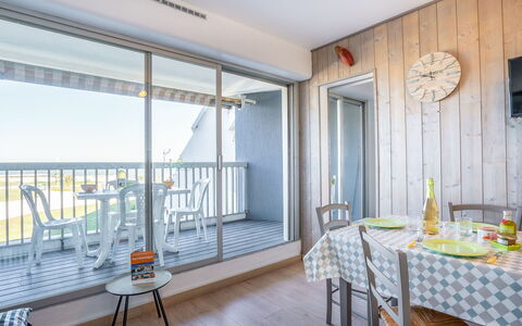 Résidence du Golfe: Ejendom, Værelse, Indretning, Bygning, Gul, Møbel, Hus, Ejendom, Arkitektur, Loft