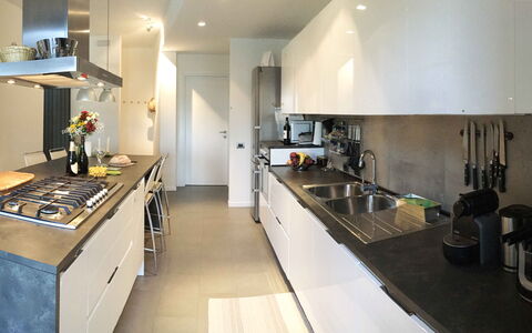 Casale De Conti: Countertop, Ejendom, Værelse, Køkken, Cabinetry, Indretning, Møbel, Bygning, Etage, Hjem