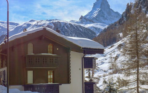Haus Chatillon: Bjerg, Bjergrige Landskabsformer, Sne, Vinter, Bjergkæde, Alps, Ejendom, Geologiske Fænomen, Himmel, Hill Station