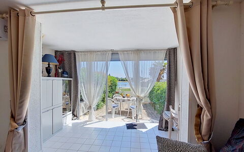 Cap D'Agde 315: Møbel, Busk, Have, Udendørs Møbler, Skygge, Udendørs Bord, Stol, Gårdhave, Backyard, Gård