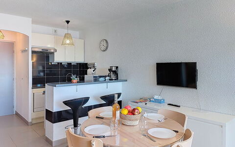 Les Caraïbes: Møbel, Udendørs Møbler, Bord, Stol, Udendørs Bord, Have, Køkken & Spisebord, Gårdhave, Restaurant, Blomsterkrukke