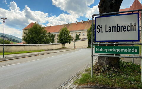Sankt Lambrecht 10: Sne, Himmel, Bjerg, Sky, Hældning, Friluftsliv, Fritid, Fritid, Fryser, Offentlige Rum