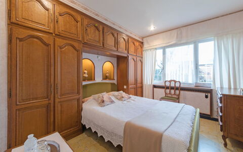 Villa Martinella: Soveværelse, Seng, Værelse, Møbel, Ejendom, Bed Frame, Indretning, Bygning, Suite, Sengetøj