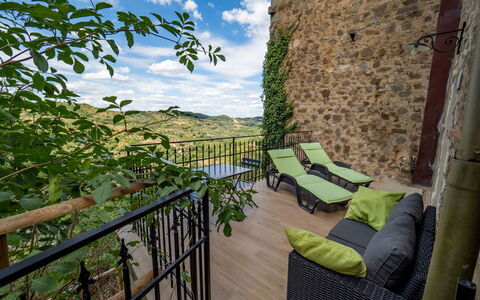 La Suite del Benessere: Sky, Himmel, Plante, Træ, Udendørs Møbler, Hegn, Skygge, Sommerhus, Græs, Fritid