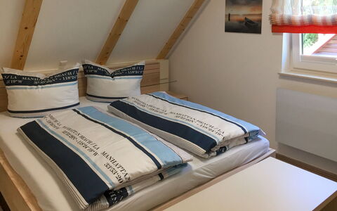 Kleine Möwe: Seng, Soveværelse, Værelse, Sengetøj, Møbel, Madras, Bed Frame, Sengetøj, Sengetøj, Indretning