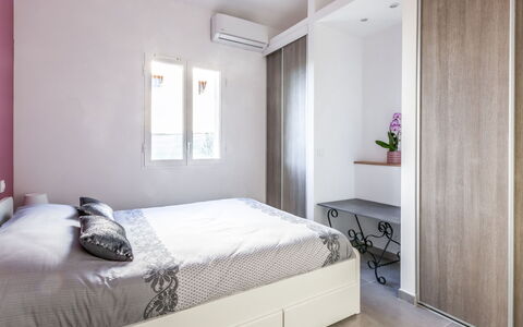 Mont des Oiseaux: Soveværelse, Seng, Møbel, Værelse, Ejendom, Indretning, Madras, Sengetøj, Bed Frame, Etage