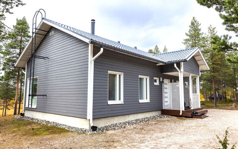 Villa Taiga: Møbel, Stol, Udendørs Møbler, Bord, Træ, Udendørs Bord, Køkken & Spisebord, Skygge, Have, Paraply