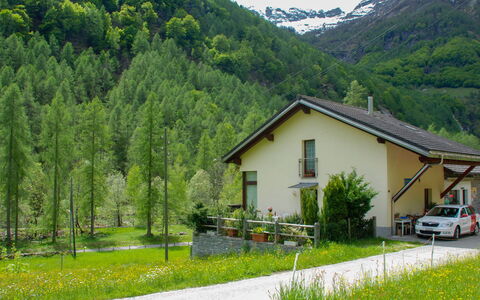 Ai Casell: Plante, Bjerg, Bygning, Natur, Naturlige Landskab, Highland, Himmel, Land Lot, Hus, Lærk