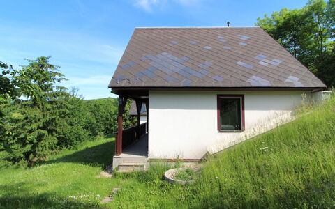 Holiday Hill 32: Himmel, Plante, Bygning, Ejendom, Plantesamfund, Sky, Naturlige Landskab, Hus, Land Lot, Træ