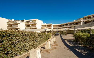 Port Camargue 205: Boligområde, Arkitektur, Ejendom, Himmel, Daytime, Bygning, Stad, Hus, Hjem, Ejendom