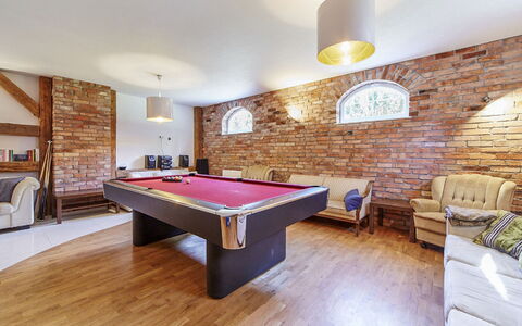 Willa Vinci: Billardbord, Billardstue, Pool, Bord, Bygning, Ejendom, Møbel, Bordtennisbat, Billard, Opholdsrum