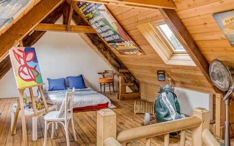 Le Patio: Møbel, Træ, Indretning, Stol, Bejdse, Bjælke, Etage, Hårdttræ, Ejendom, Træ