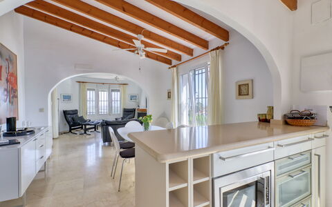 Villa Hermosa Vista: Ejendom, Værelse, Bygning, Countertop, Loft, Møbel, Indretning, Etage, Køkken, Hus