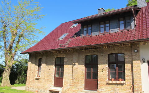 Helene: Ejendom, Hus, Hjem, Bygning, Ejendom, Tag, Boligområde, Arkitektur, Sommerhus, Estate