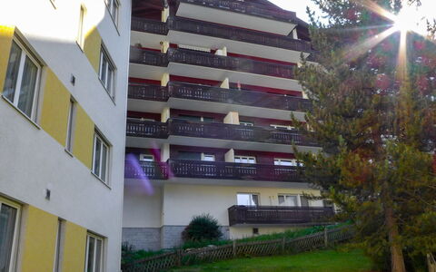 Zermatt 28: Ejendom, Boligområde, Bygning, Hus, Arkitektur, Lejlighed, Kvarter, Hjem, Ejendom, Ejerlejlighed