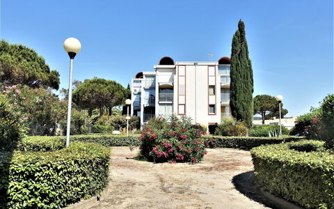 Les Portes de la Plage: Plante, Himmel, Ejendom, Bygning, Gadebelysning, Natur, Vindue, Arkitektur, Land Lot, Træ