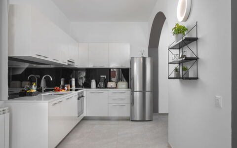 Villa Marina i: Cabinetry, Bygning, Countertop, Køkken Apparat, Komfur, Indretning, Køkken, Bildesign, Hus