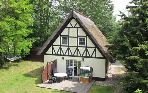 Hühnerhaus: Ejendom, Hus, Sommerhus, Bygning, Hjem, Ejendom, Tag, Skur, Træ, Værelse