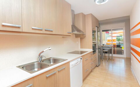 Nova: Countertop, Ejendom, Cabinetry, Værelse, Køkken, Møbel, Indretning, Bygning, Ejendom, Hus