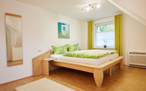 Am Golf- und Reitpark: Møbel, Seng, Soveværelse, Værelse, Ejendom, Indretning, Bed Frame, Etage, Loft, Madras