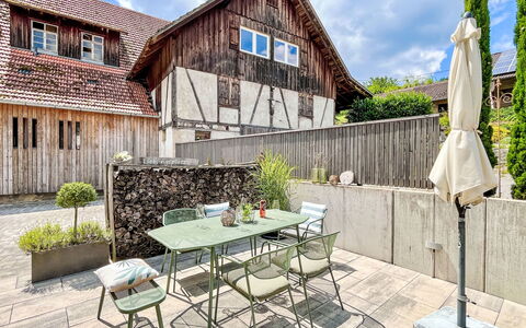 Hofstetten 650: Udendørs Møbler, Have, Backyard, Landscaping, Skygge, Gård, Udendørs Bord, Sommerhus, Gårdhave, Stol
