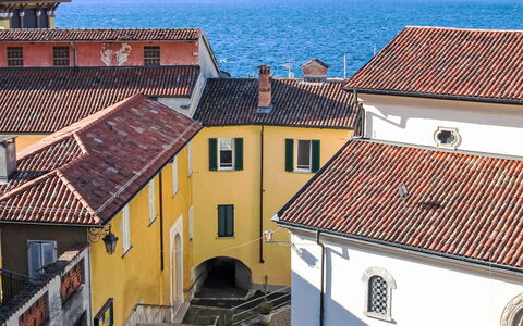 Porto Valtravaglia 105: Tag, Altan, Trappe