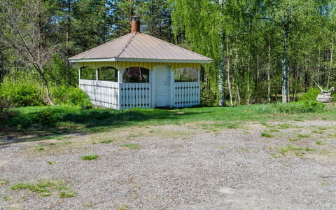 Purola: Møbel, Stol, Udendørs Møbler, Bord, Træ, Udendørs Bord, Køkken & Spisebord, Skygge, Have, Paraply
