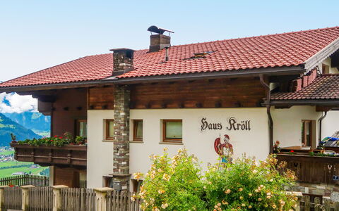 Kröll: Hus, Bygning, Ejendom, Tag, Stad, Hjem, Arkitektur, Landdistrikt, Kvarter, Ejendom