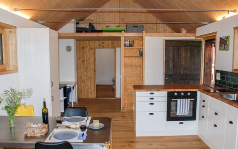 Rustico Rudico: Værelse, Ejendom, Møbel, Countertop, Bygning, Køkken, Loft, Hus, Indretning, Cabinetry