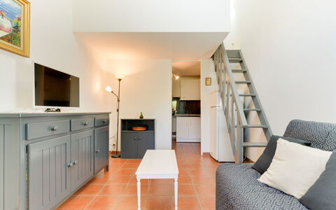 Gruissan 850: Værelse, Ejendom, Møbel, Bygning, Indretning, Etage, Hus, Ejendom, Loft, Bord