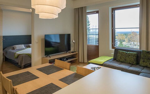 Nordic Chalet 9102: Altan, Lejlighed, Skygge, Glas, Ejerlejlighed, Gelænder, Veranda, Dagslys, Dæk, Udendørs Møbler