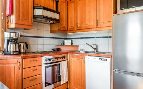Ski and Camp Golf Casa Rocala: Køkken, Køkken Apparat, Større Bandage, Cabinetry, Countertop, Træ, Møbel, Gulvbelægning, Indretning, Køkkenvask