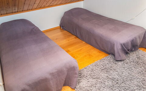 Ski and Camp Golf Casa Rocala: Etage, Gulvbelægning, Træ, Trægulve, Indretning, Møbel, Textile, Værelse, Sengetøj, Brun