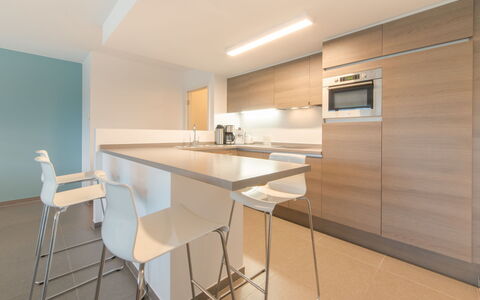 Costae with Balcony: Ejendom, Værelse, Møbel, Indretning, Ejendom, Bygning, Countertop, Hus, Bord, Køkken