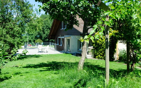 Hauswurz: Busk, Sommerhus, Lawn, Have, Land Lot, Skygge, Backyard, Gård, Stuehus