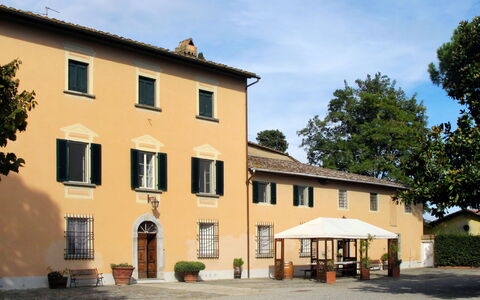 Fattoria di Scaletta: Ejendom, Hus, Bygning, Hjem, Arkitektur, Stad, Estate, Ejendom, Boligområde, Kvarter