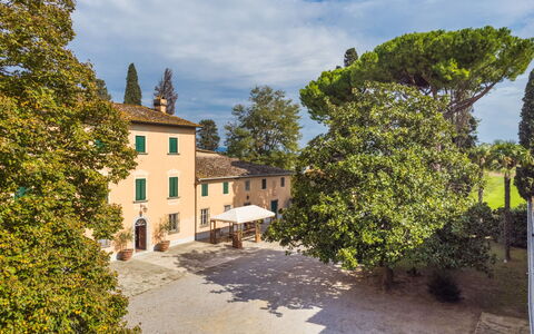Fattoria di Scaletta: Himmel, Vand, Sky, Strand, Paraply, Udendørs Møbler, Skygge, Coastal Og Oceaniske Landskabsformer