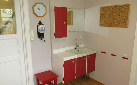 Ogge: Cabinetry, Møbel, Ejendom, Bygning, Håndvask, Countertop, Træ, Sanitærarmatur, Indretning