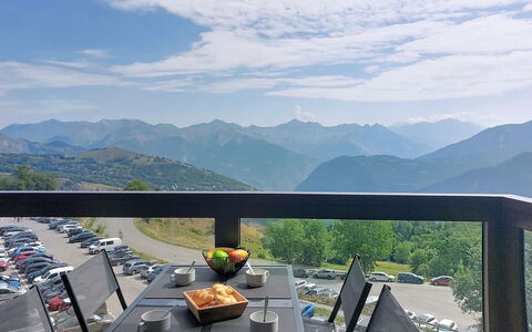 Les Terrasses du Corbier: Bjerg, Bjergkæde, Hill Station, Kam, Udendørs Møbler, Stol, Alps, Udendørs Bord, Dal, Altan