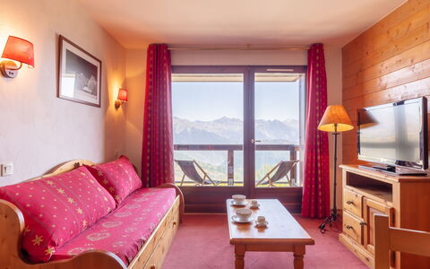 Les Terrasses du Corbier: Værelse, Møbel, Ejendom, Indretning, Bygning, Suite, Soveværelse, Seng, Hus, Bord