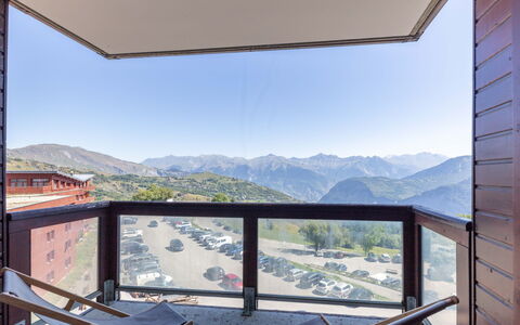 Les Terrasses du Corbier: Himmel, Ejendom, Daytime, Bygning, Vindue, Bjerg, Skygge, Træ, Indretning, Vegetationen