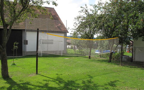 Neurazy: Græs, Net, Ejendom, Hus, Backyard, Gård, Kædelink Fencing, Land Lot, Lawn