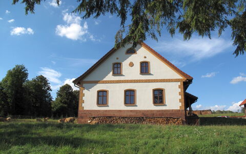 Dolní Olešnice: Hus, Ejendom, Hjem, Stuehus, Bygning, Landdistrikt, Himmel, Ejendom, Tag, Estate