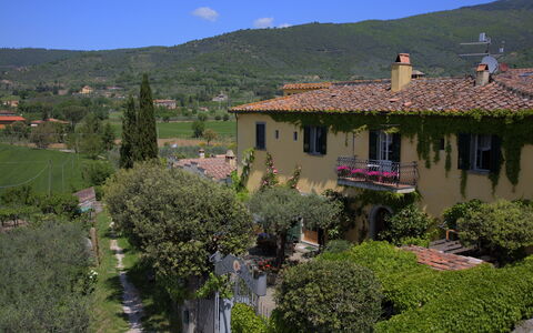 Villa Toppani Del Sodo: Bjerglandsby, Ejendom, Naturlige Landskab, Landdistrikt, Landsby, Bygning, Hus, Boligområde, Hjem, Estate