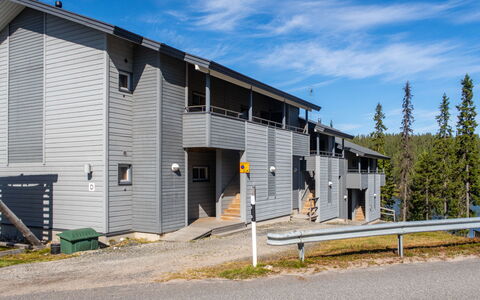 Rukatonttu D 15: Græs, Hus, Sommerhus, Land Lot, Hjem, Estate, Lawn, Sidespor, Stuehus, Veranda