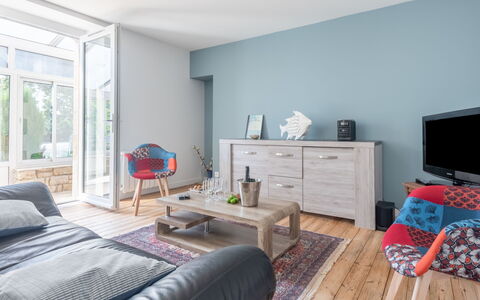 Villa Ostréa: Værelse, Møbel, Ejendom, Soveværelse, Indretning, Etage, Blå, Stue, Seng, Væg